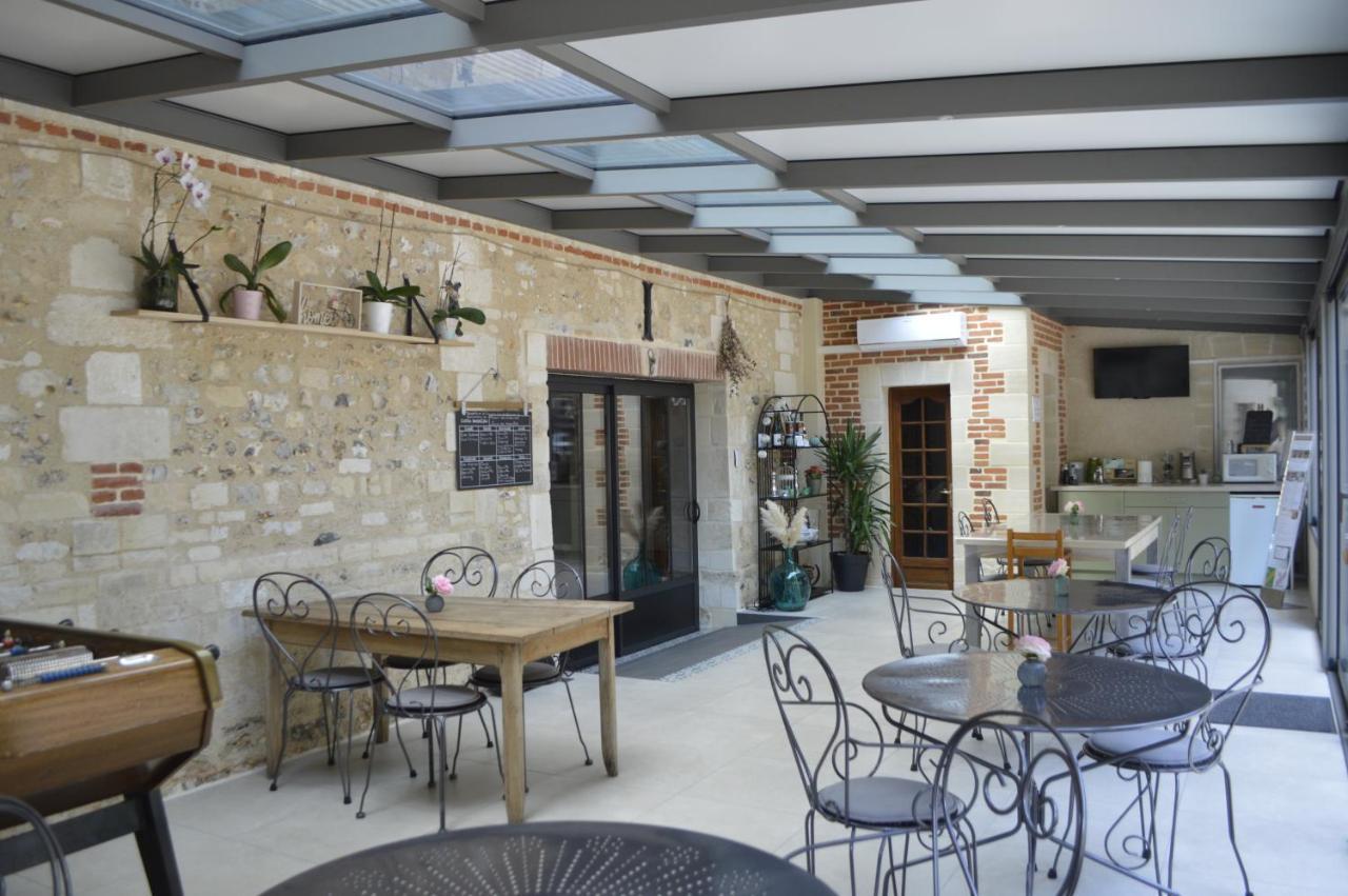 Le Prieure Des Fontaines Hotell Les Preaux Exteriör bild