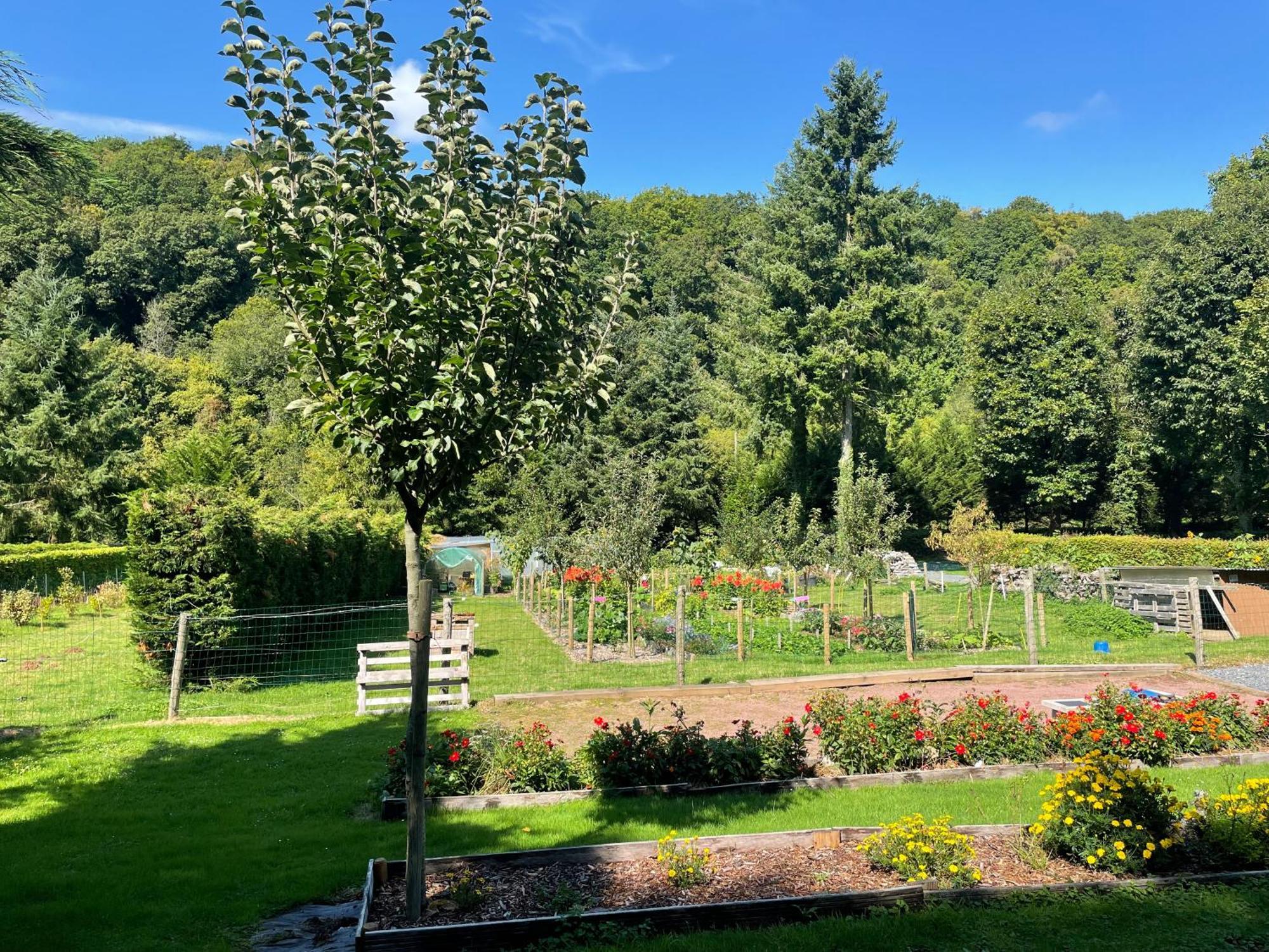 Le Prieure Des Fontaines Hotell Les Preaux Exteriör bild