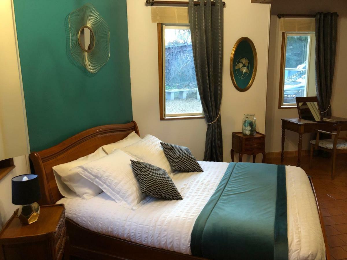 Le Prieure Des Fontaines Hotell Les Preaux Exteriör bild
